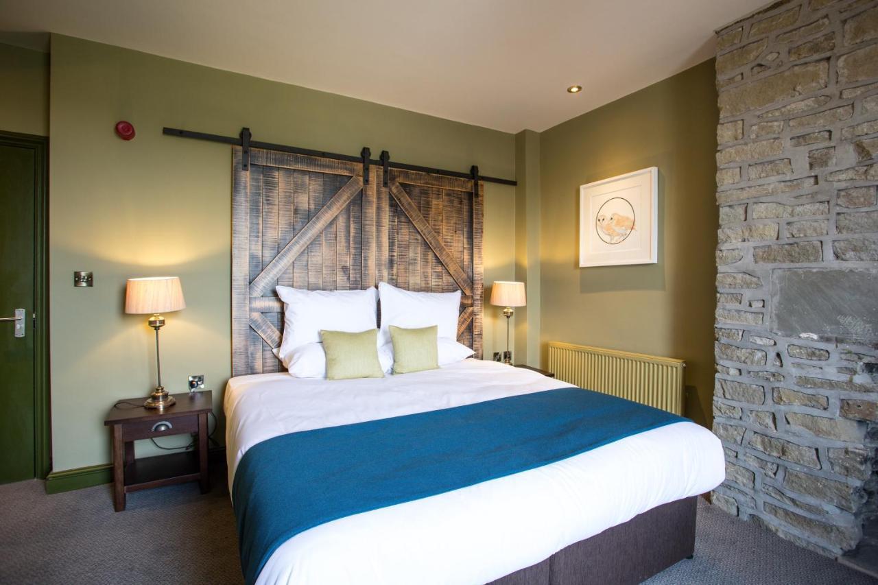 Eagle And Child, Ramsbottom Hotel Бери Екстериор снимка