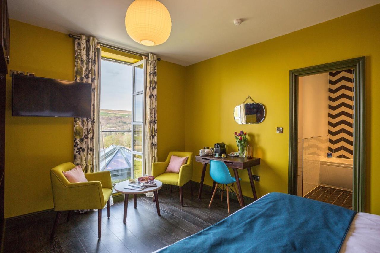 Eagle And Child, Ramsbottom Hotel Бери Екстериор снимка